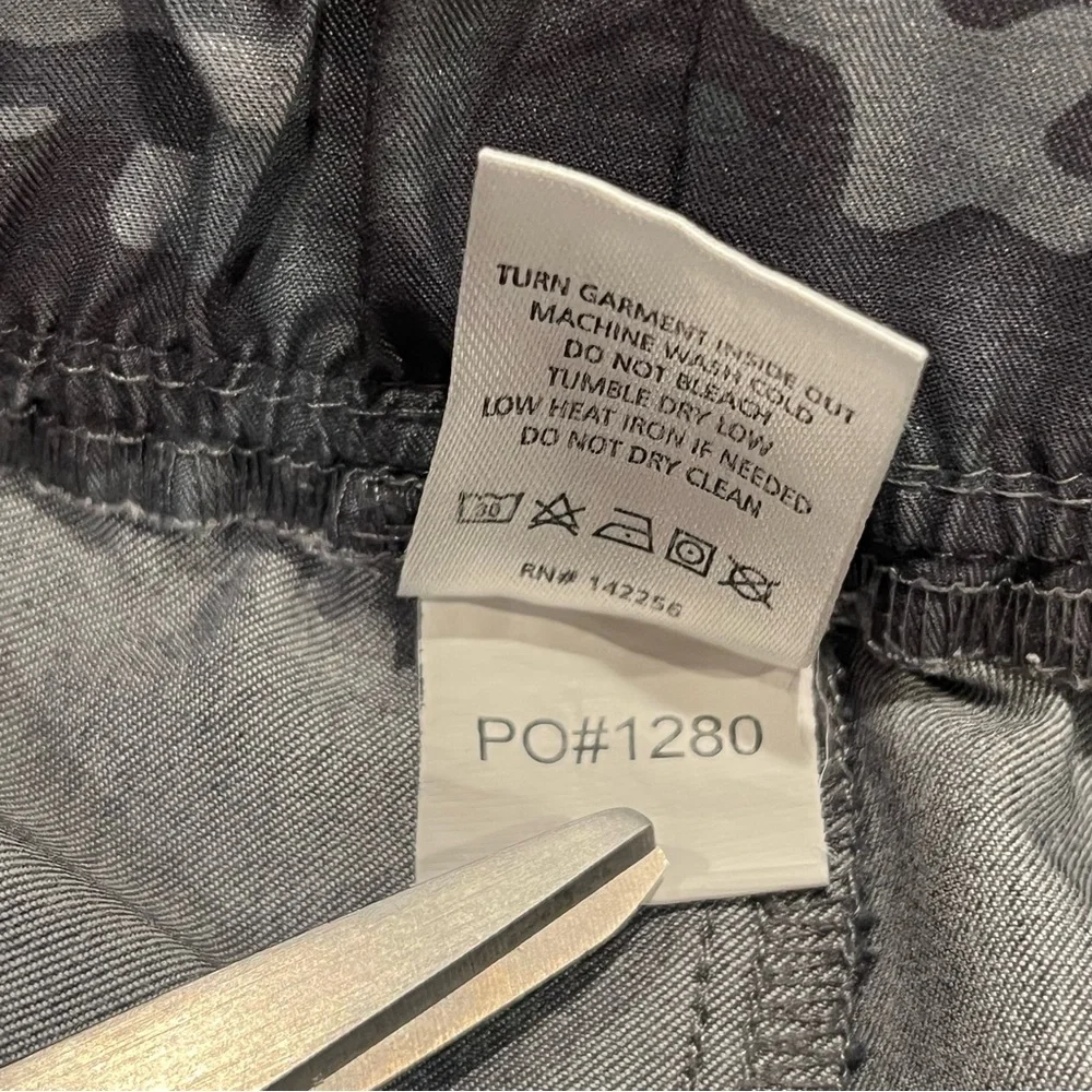 FIGS Men’s Malang Slim Cargo Pant Graphite Gray Large Drawstring Waist Scrubs
